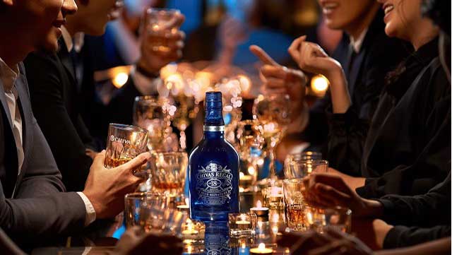 Chivas 18 Blue Signature Hộp Quà Tết 2025