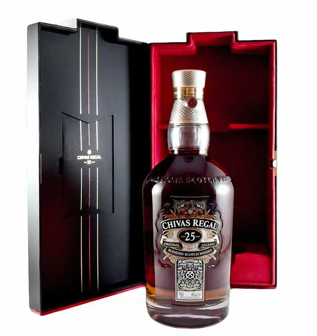 Chivas 25 năm Regal